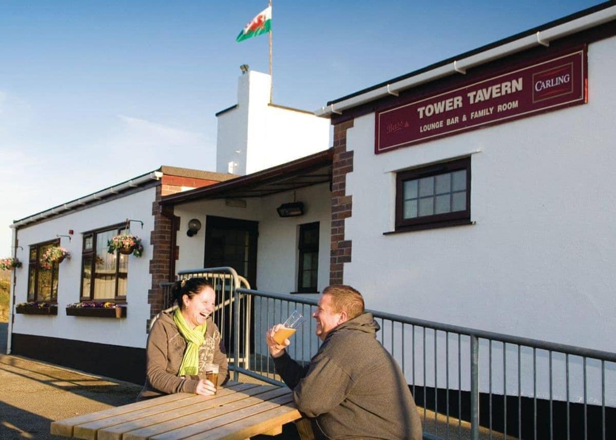 White Tower Holiday Park Llandwrog Экстерьер фото